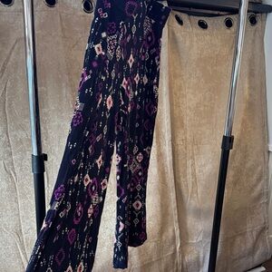 Mossimo Stylish Women's Black and Purple Pants